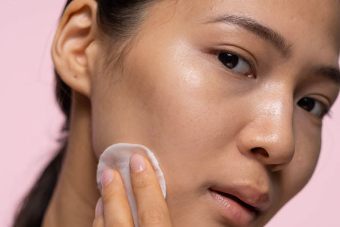 Lotion tonique ou eau de soin ? … Pourquoi notre peau les aime tant ?